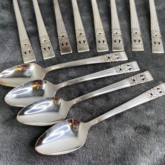 Oneida Community Silverplate Coronation Flatware Lot 41 Piece Serving Dinner - Picture 3 of 16